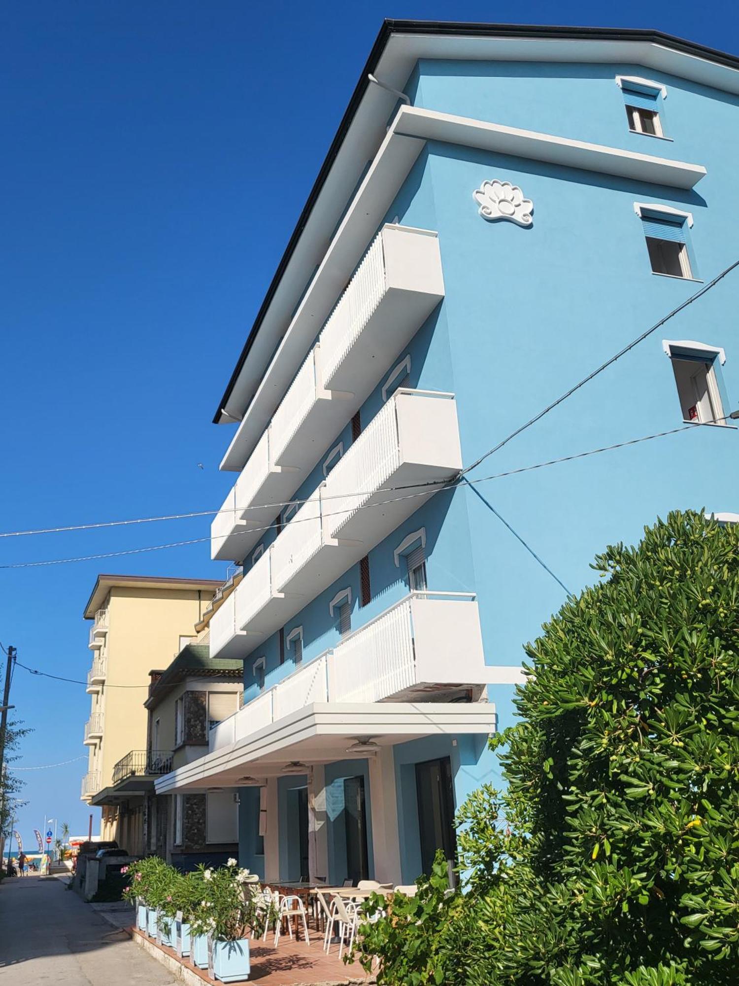 Hotel Lauretta Μπελάρια-Ιτζέα Μαρίνα Εξωτερικό φωτογραφία