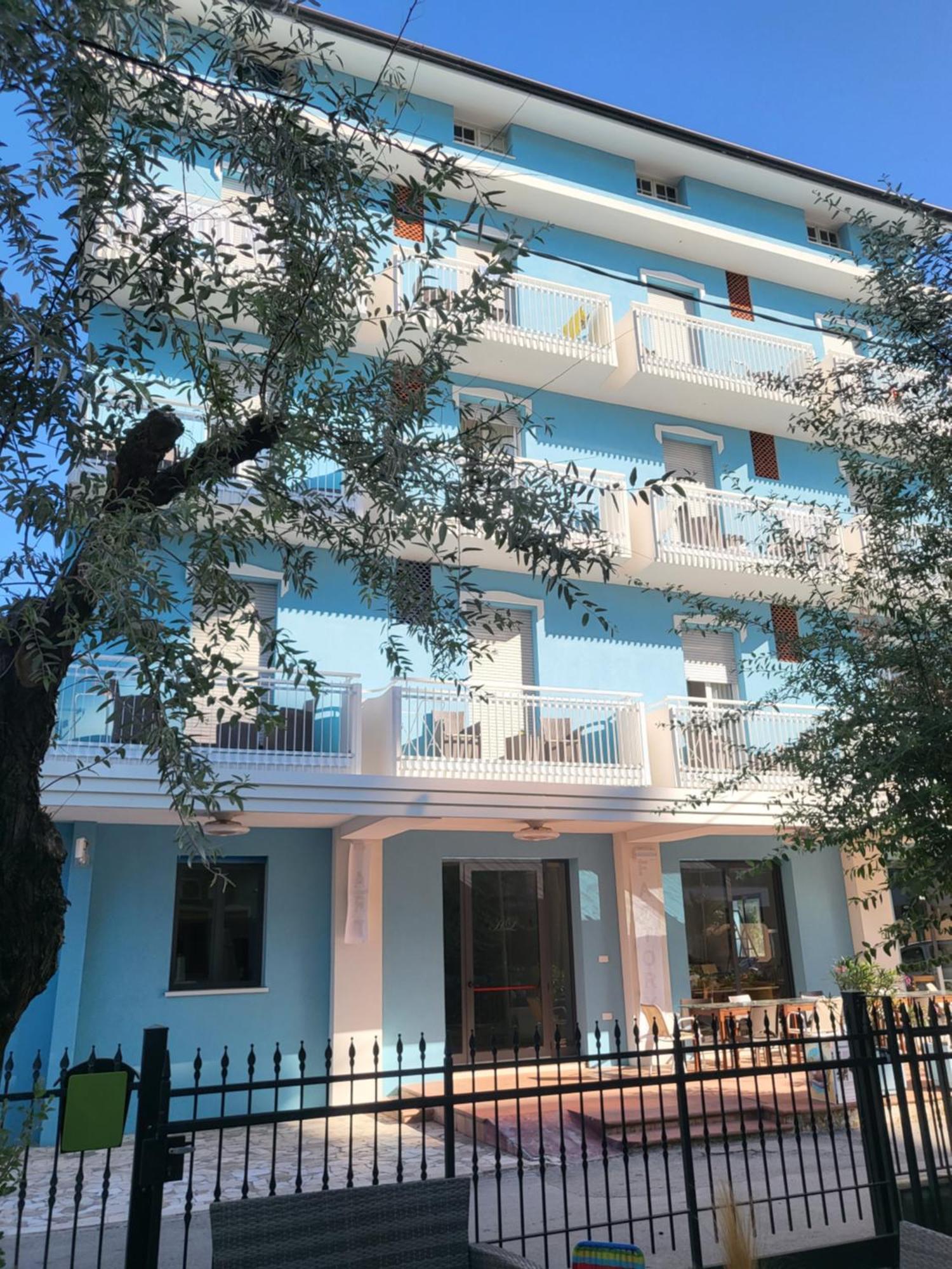Hotel Lauretta Μπελάρια-Ιτζέα Μαρίνα Εξωτερικό φωτογραφία