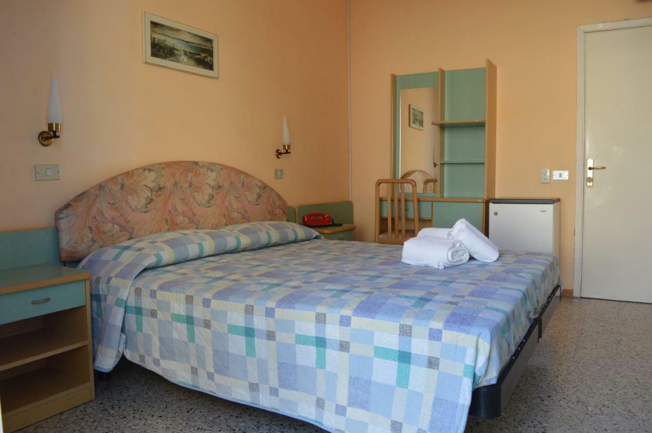 Hotel Lauretta Μπελάρια-Ιτζέα Μαρίνα Εξωτερικό φωτογραφία