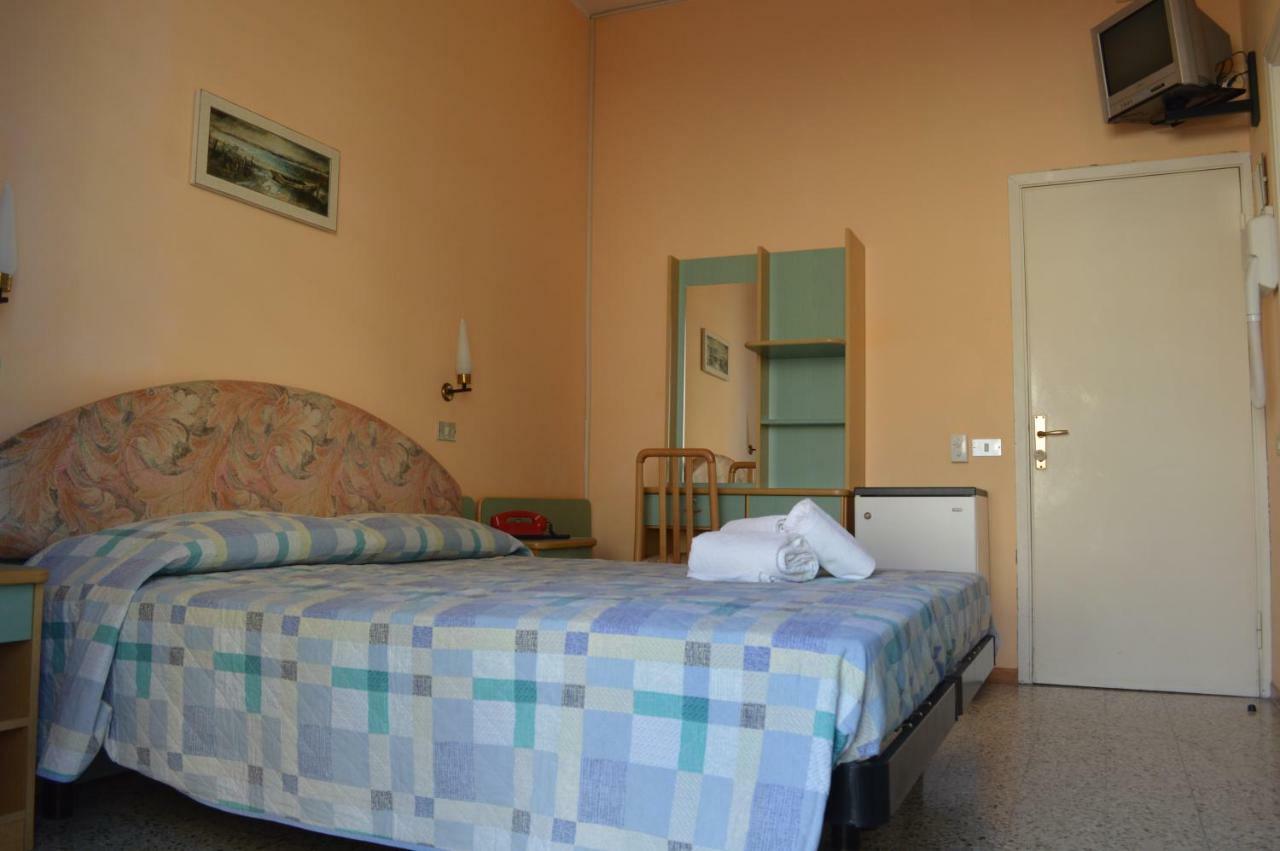 Hotel Lauretta Μπελάρια-Ιτζέα Μαρίνα Εξωτερικό φωτογραφία