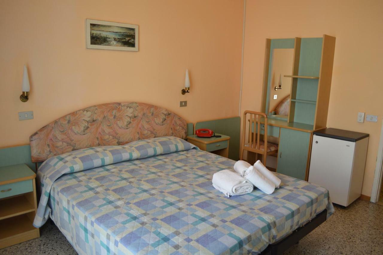 Hotel Lauretta Μπελάρια-Ιτζέα Μαρίνα Εξωτερικό φωτογραφία