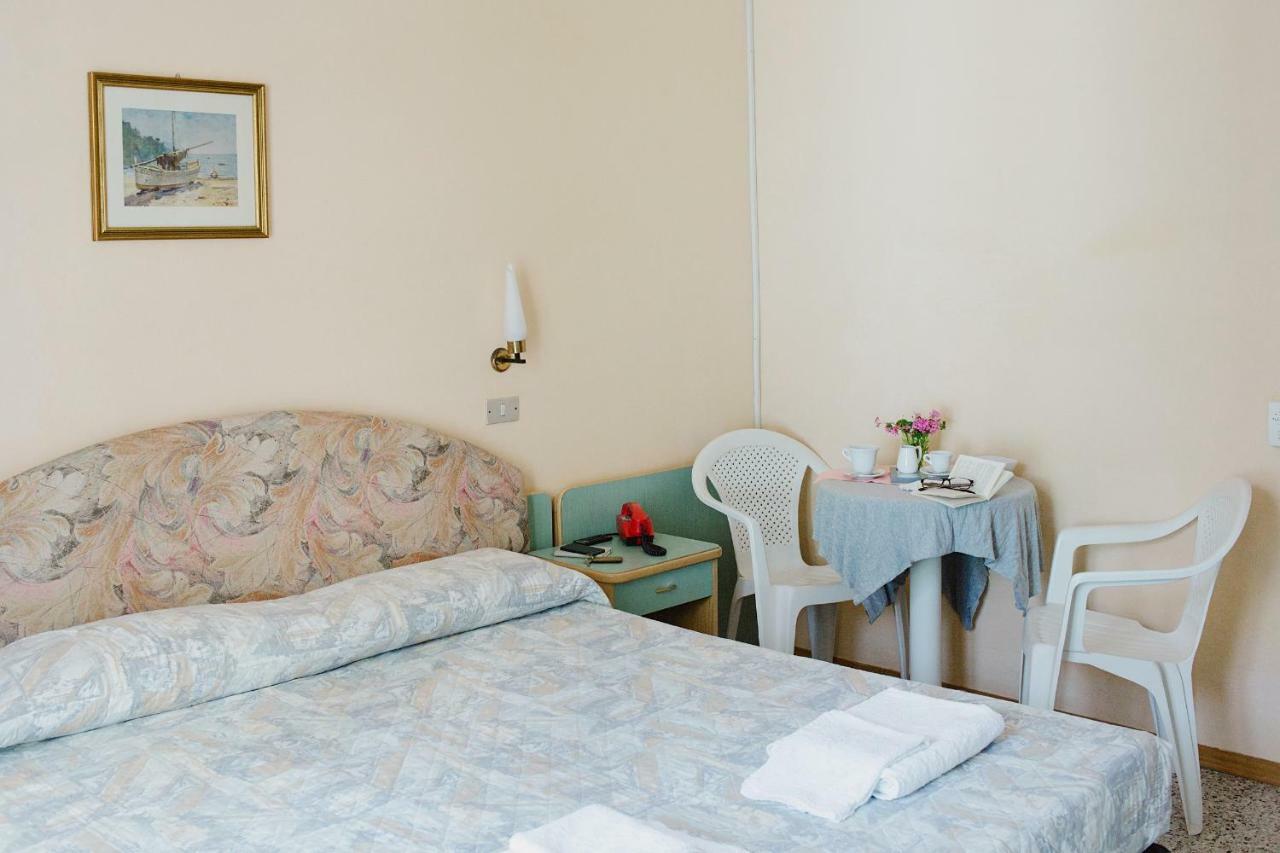 Hotel Lauretta Μπελάρια-Ιτζέα Μαρίνα Εξωτερικό φωτογραφία