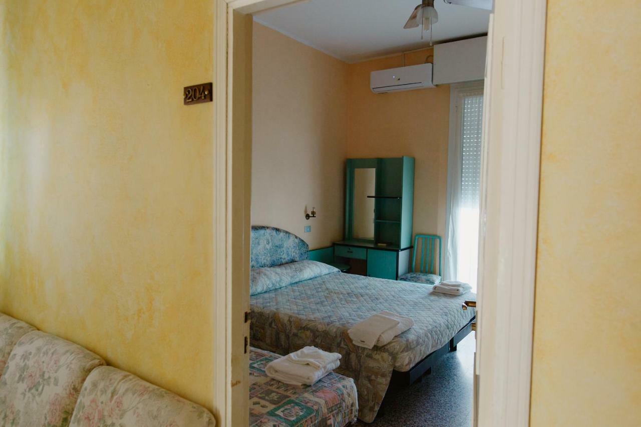 Hotel Lauretta Μπελάρια-Ιτζέα Μαρίνα Εξωτερικό φωτογραφία
